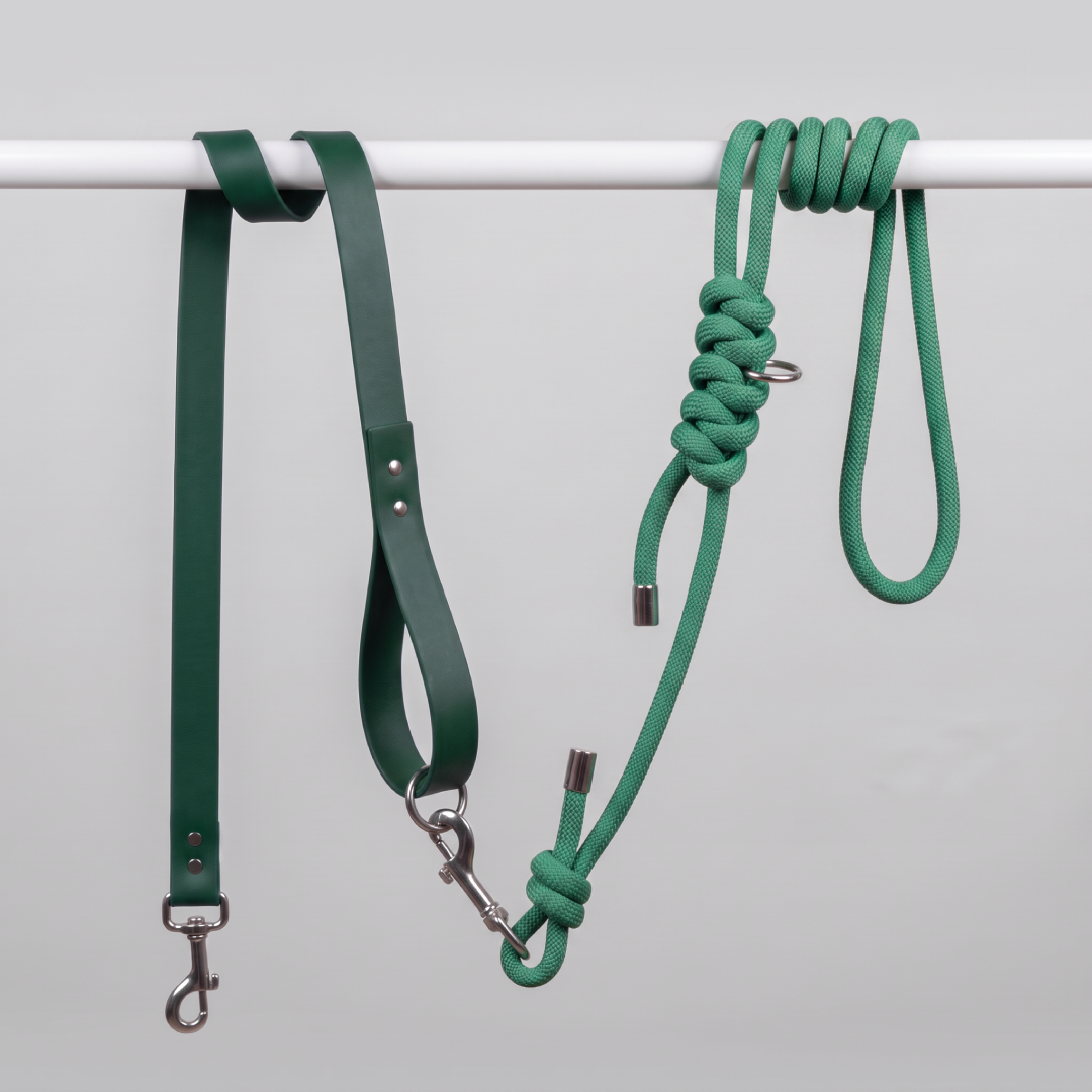 LEASH LÉON.
